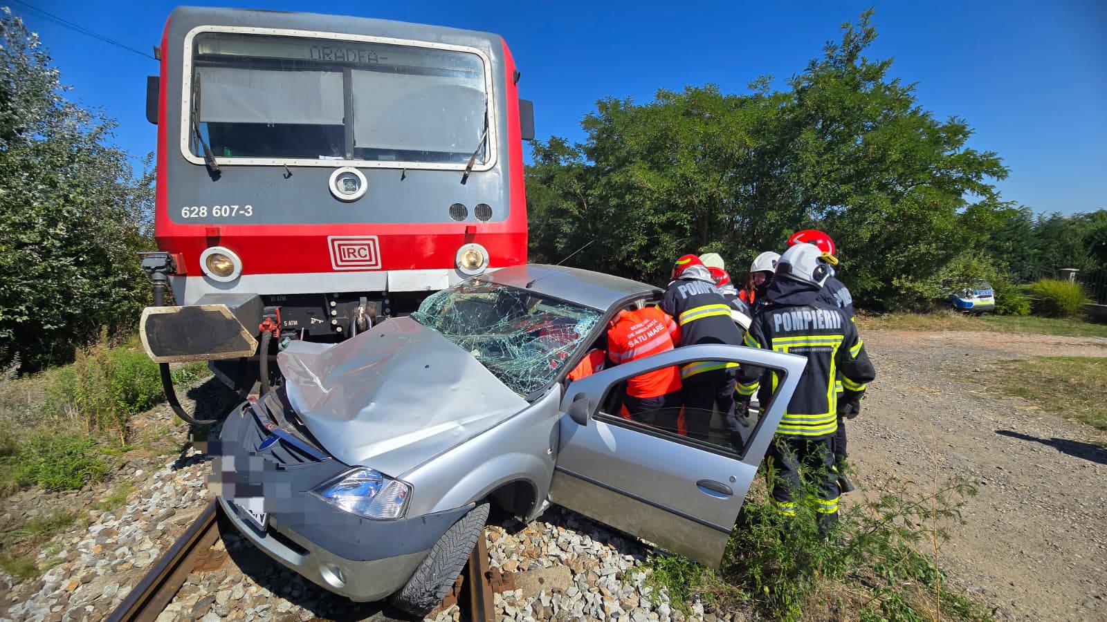 Accident rutier mortal la trecerea la nivel cu calea ferată – două persoane încarcerate