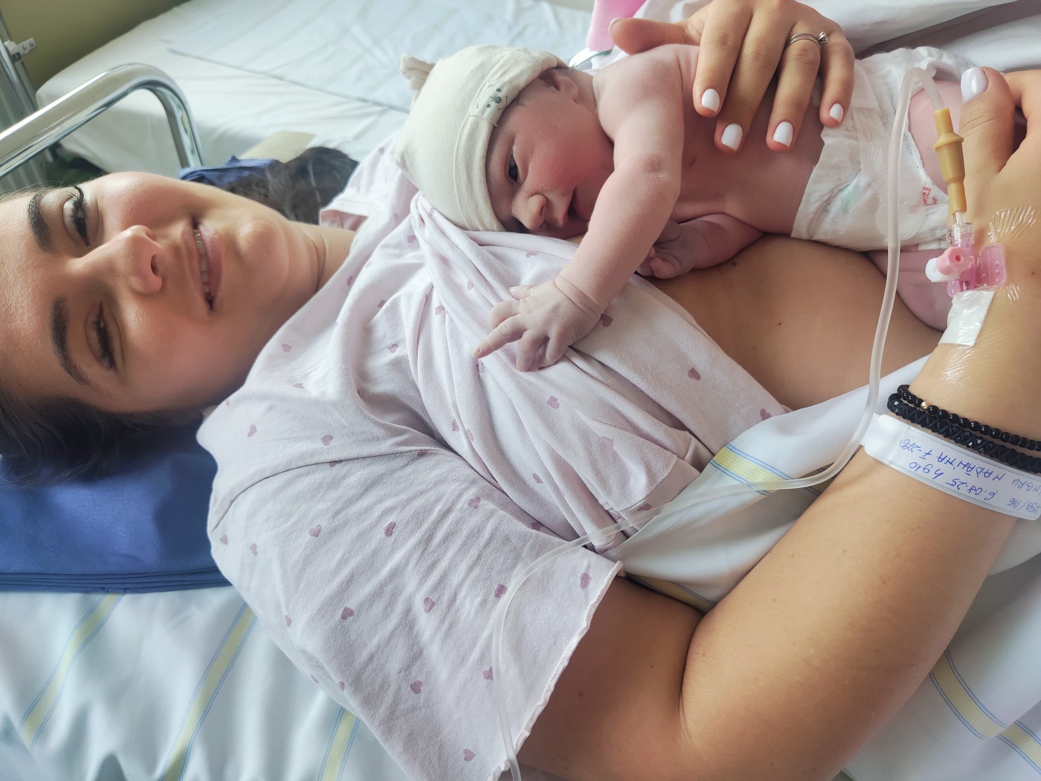 MIRACOL. „Ora Magică” la SJU Satu Mare: 88 de familii au început alăptarea din prima clipă