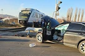 Accidentul rutier grav la trecerea la nivel cu calea ferată din cartierul Sătmărel, cercetat de polițiști