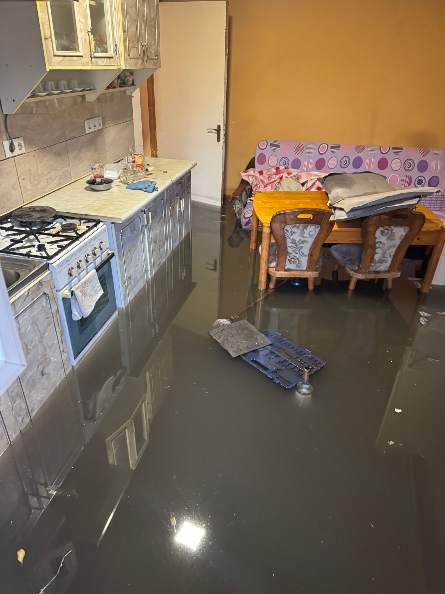 Fenomene meteo extreme în Satu Mare: peste 50 de intervenții ISU și un caz tragic de electrocutare la Mărtinești