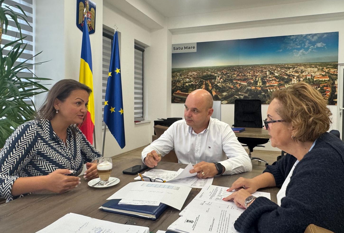 Întâlnire de lucru la Prefectură cu primarul municipiului Carei privind proiectele strategice de dezvoltare