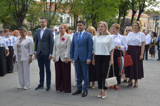 Acum cine știe să îmi zică:Unde-i “Generala” și Romică?