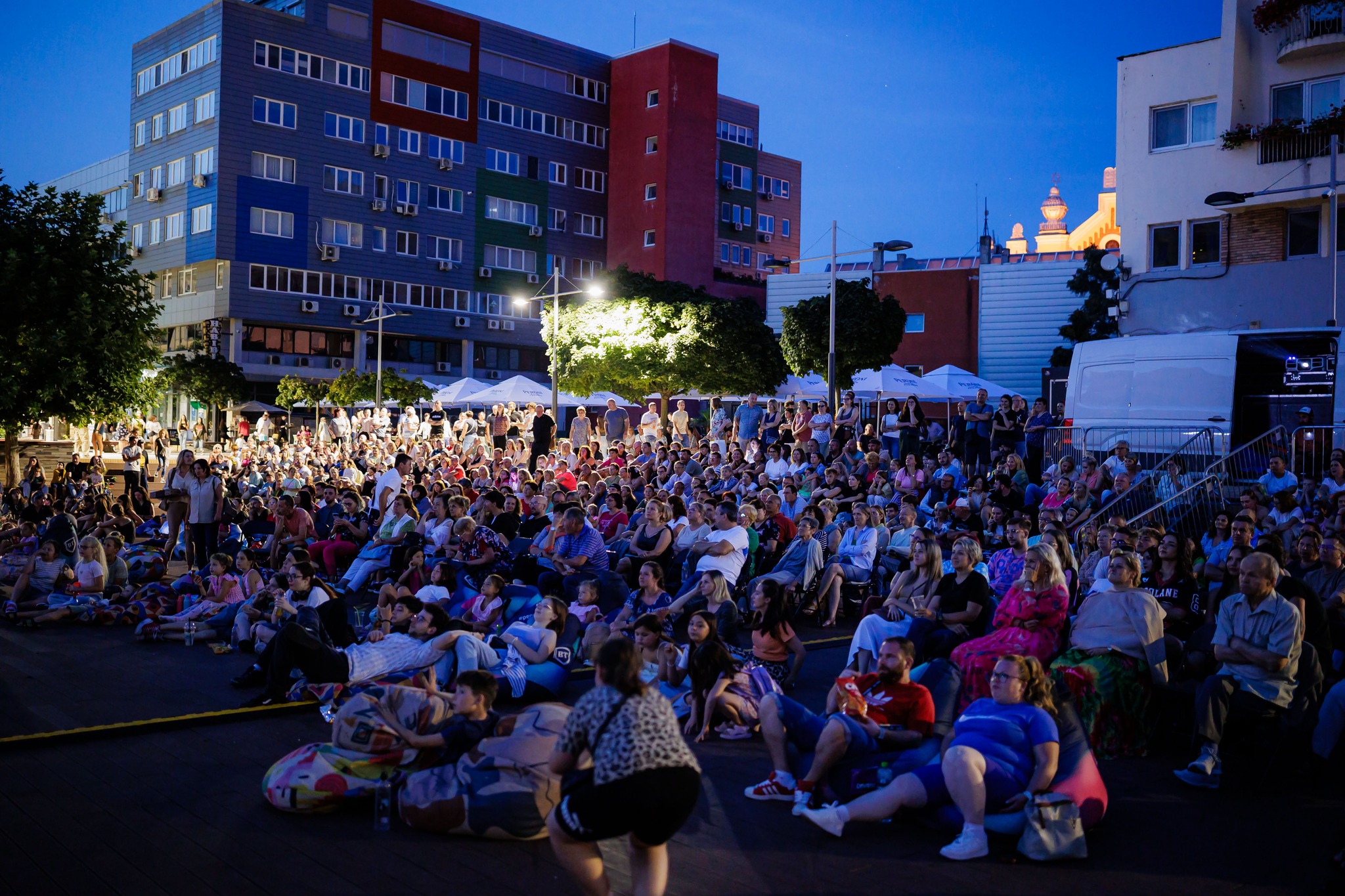 CINEMA. Magia filmului a cucerit Pasajul Coposu timp de trei seri sub cerul liber
