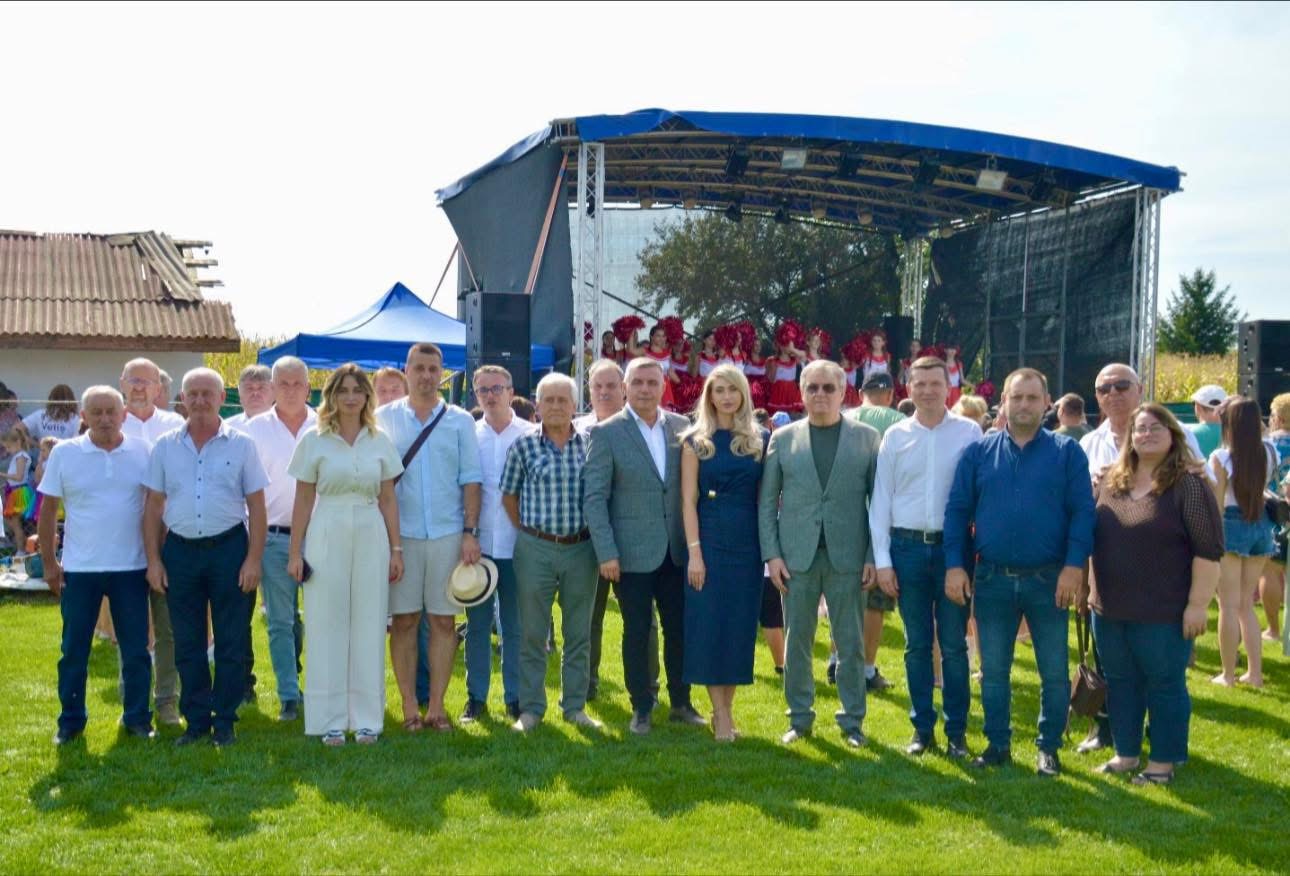 FOTO. Echipa PSD Satu Mare a participat la Festivalul Toamnei de la Vetiș