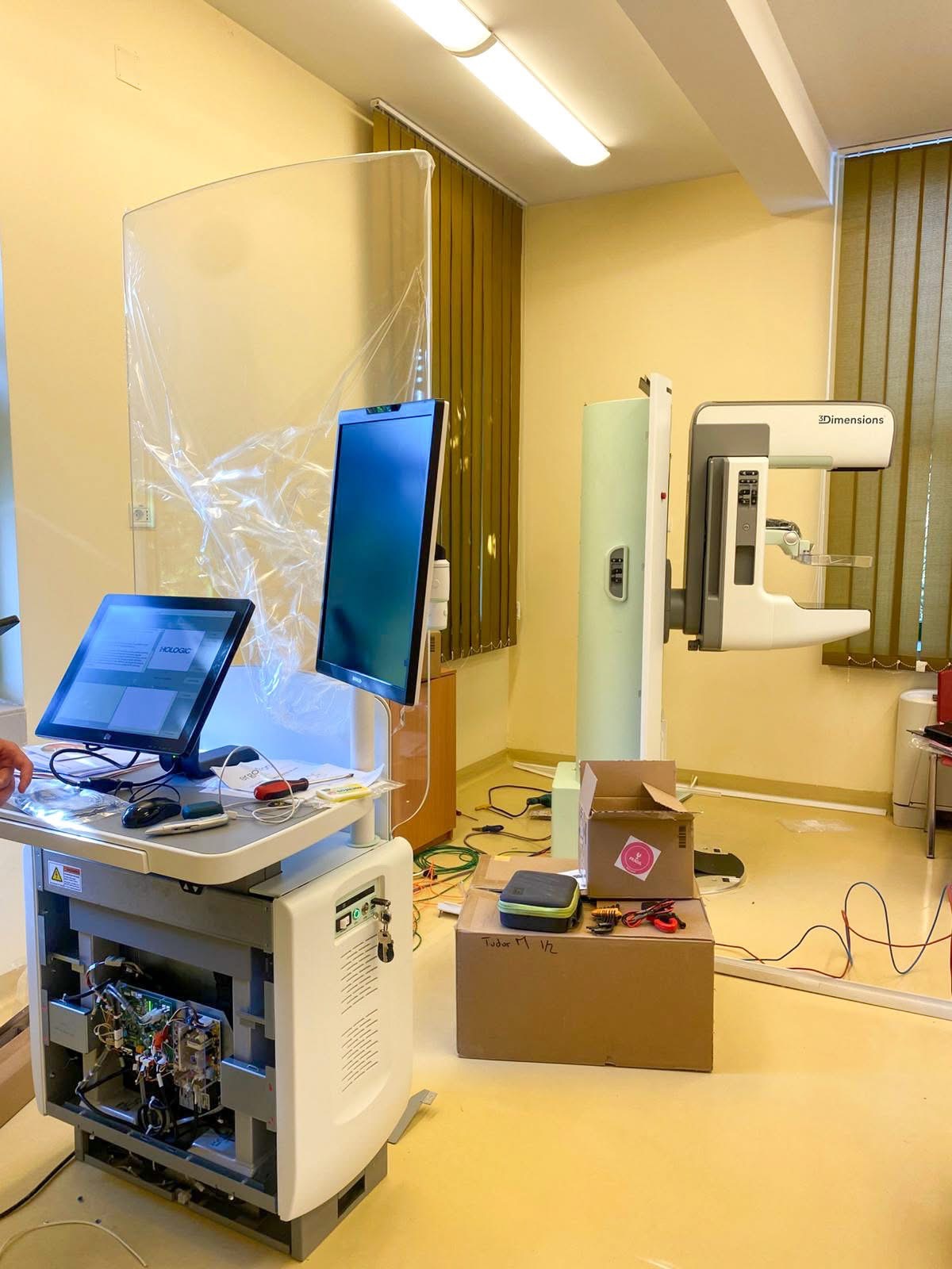 FOTO. Laboratorul de Imagistică Medicală din cadrul SJU Satu Mare a fost dotat cu un aparat Roentgen digital de ultimă generație