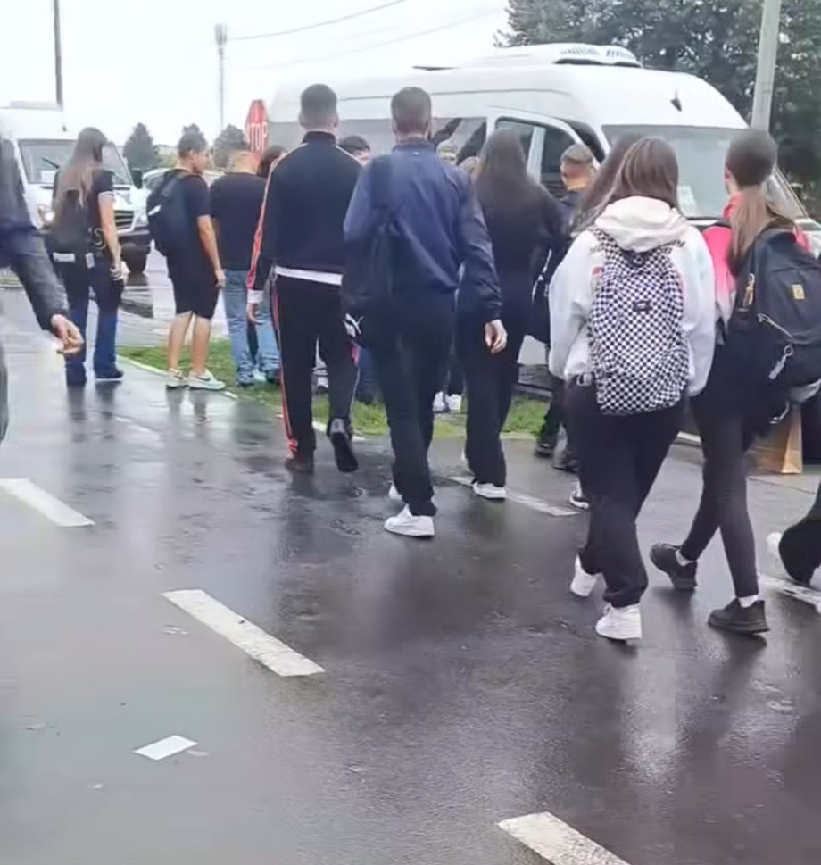 Transportatorii au câștigat în instanță- Primăria Municipiului Satu Mare trebuie să repună vechile stații în folosință