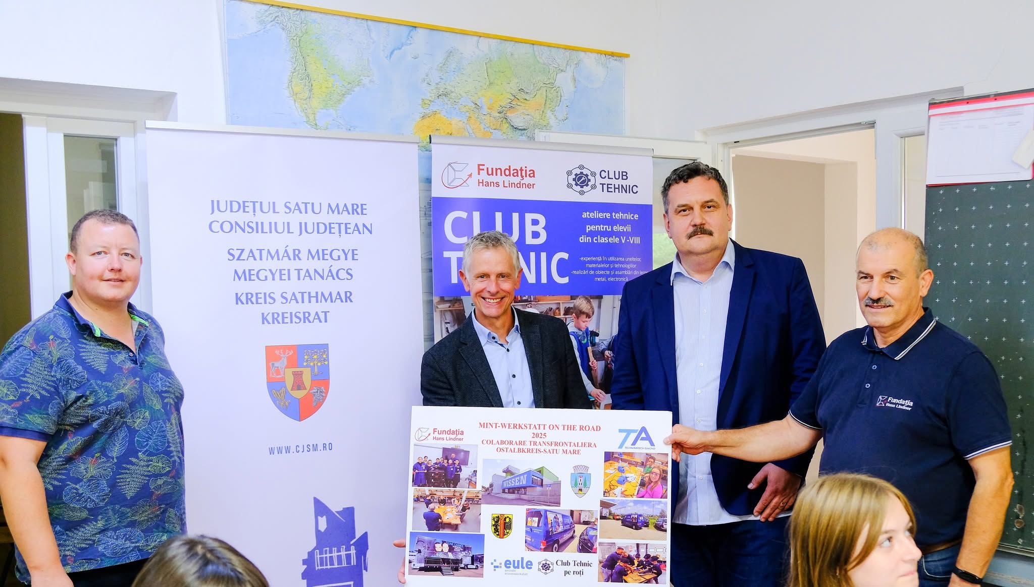 Elevii sătmăreni au construit boxe bluetooth în cadrul proiectului „MINT-WERKSTATT ON THE ROAD”