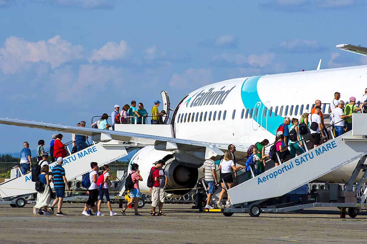 Record istoric la Aeroportul Internațional Satu Mare! Peste 10.000 de oamenii au călătorit de pe Aeroportul Satu Mare