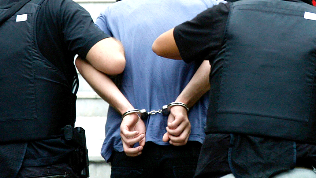 Bărbat, cercetat pentru furt calificat și tentativă la furt calificat.