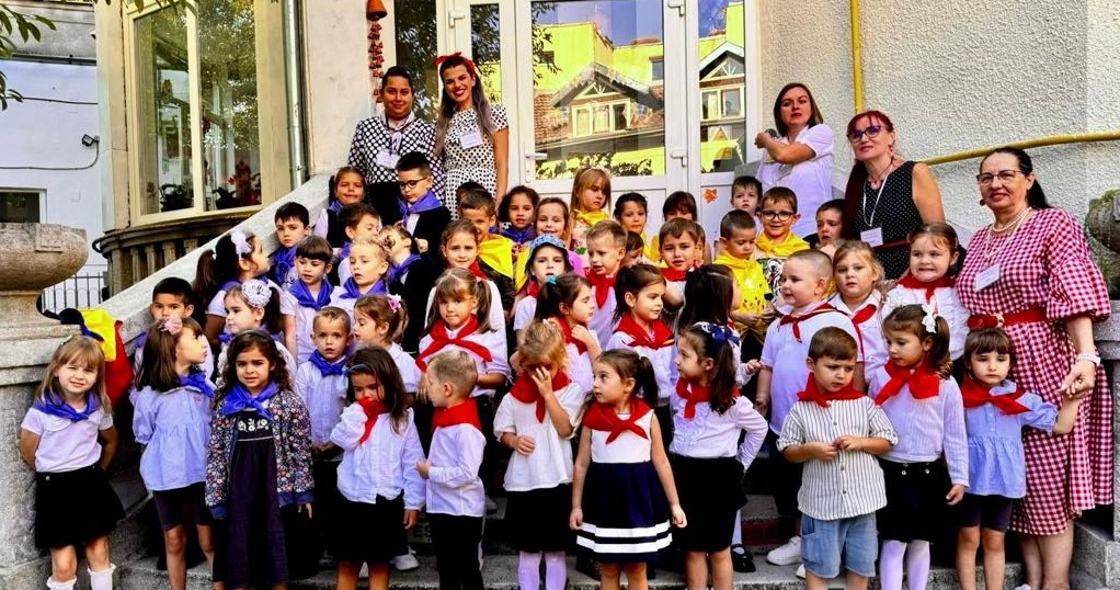 SCANDAL. „Șoimii Patriei” au aterizat la o grădiniță din Satu Mare