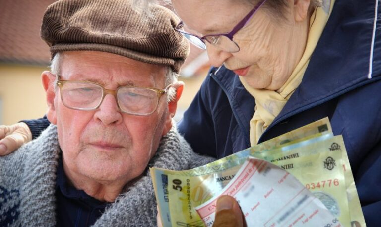 Pensionarii români care locuiesc în străinătate mai au câteva zile să transmită certificatele de viață