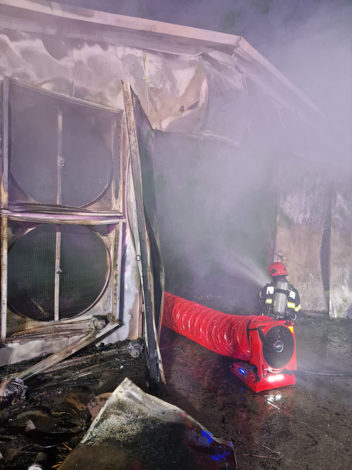 FOTO. Incendiu de proporții în județ. Pagube însemnate