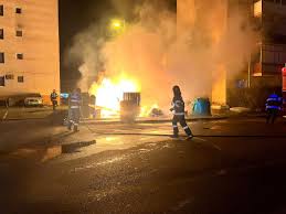 MÂNĂ CRIMINALĂ. Un piroman a declanșat cu rea intenție un incendiu la Satu Mare. Pompierii au intervenit promt