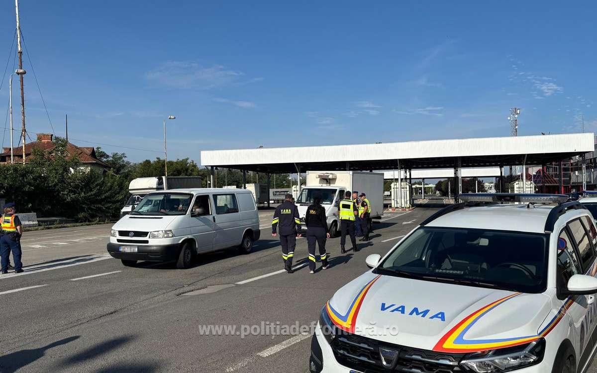 FOTO. Razie de anvergură în zona de frontieră. Persoane fără documente, certificate ITP expirate și transporturi fără acte de însoțire