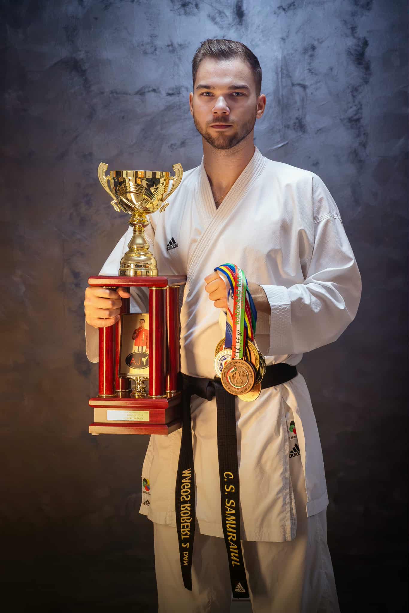 Arte marțiale: Samuraiul Magos Robert Jr. – un instructor de nota 10, la doar 20 de ani