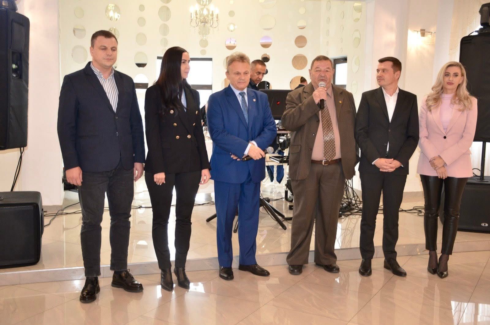 Respect pentru seniori Membrii C.A.R.P au sărbătorit “Ziua internațională a persoanelor vârstnice”