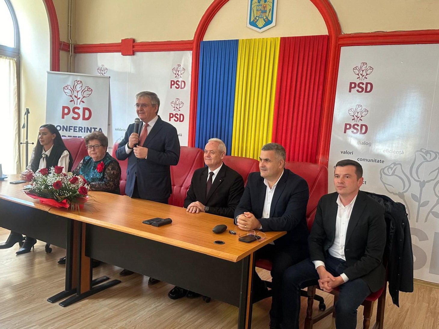 FOTO. PSD Satu Mare i-au sărbătorit pe seniorii social-democrați din județ, în cadrul unei întâlniri organizate la sediul partidului.