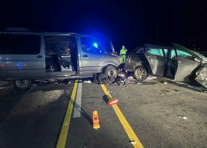 TRAGEDIE Accident grav în Ungaria: microbuz din Satu Mare implicat într-o coliziune pe autostrada M1