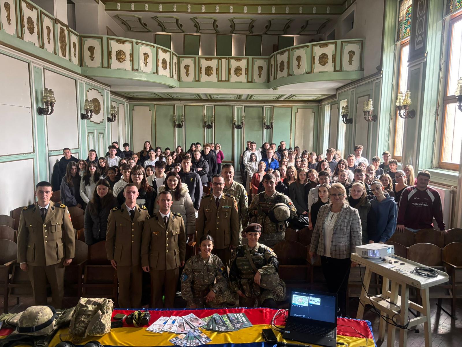 " Ziua Armatei în școli” - activitate desfășurată la Colegiul Național „Mihai Eminescu”