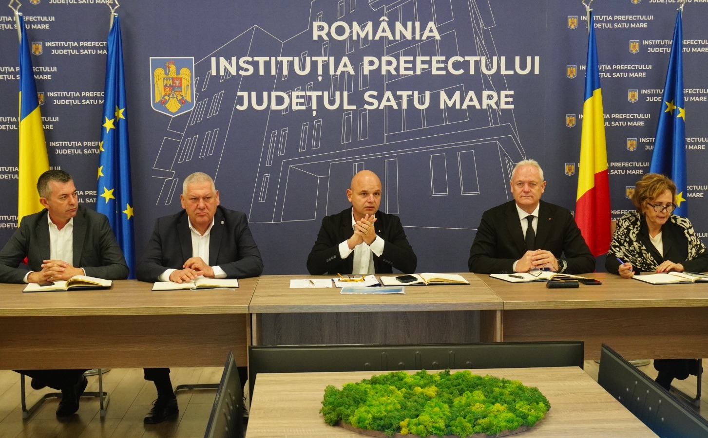 FINANȚE. Colegiul Prefectural a analizat schimbările fiscale și bugetare: noi reguli privind impozitele, contribuțiile sociale și TVA