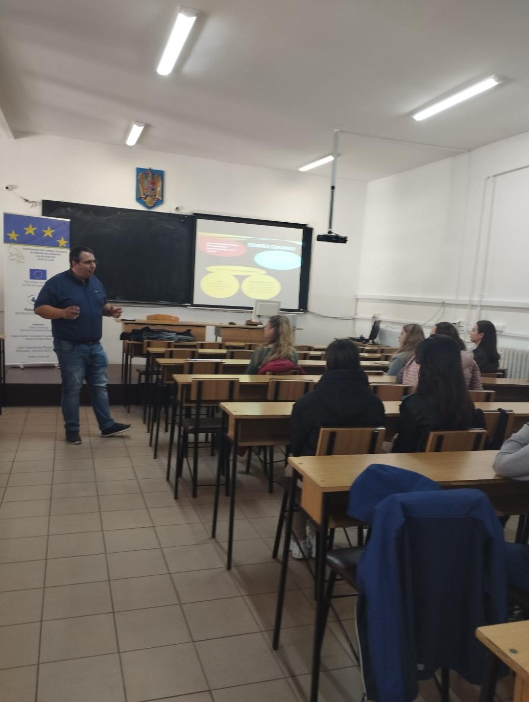 CERCETARE Genomul uman, cheia înțelegerii bolilor incurabile – seminar științific la Extensia Satu Mare a Universității „Vasile Goldiș”