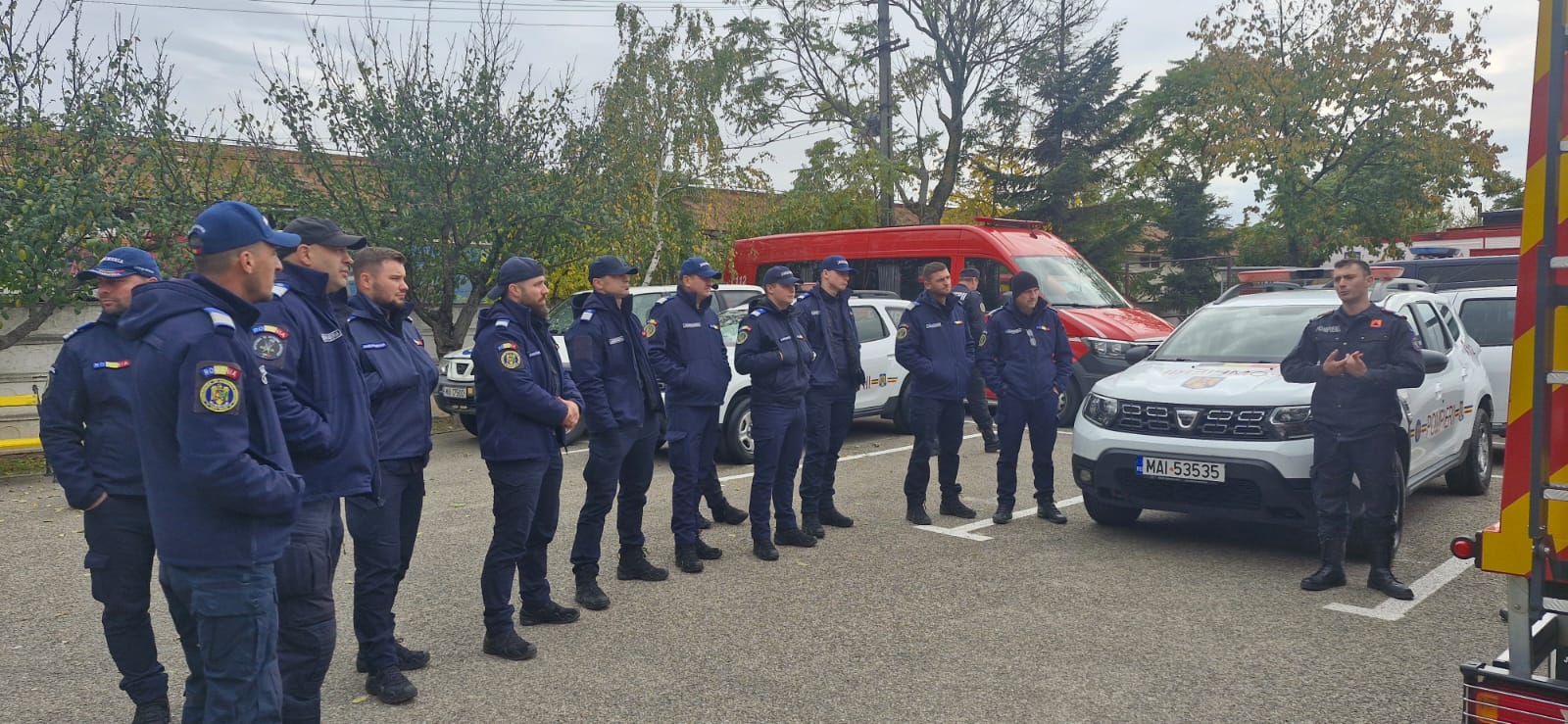 PREGĂTIRE. Jandarmii sătmăreni, antrenați de pompieri pentru intervenții în caz de dezastru