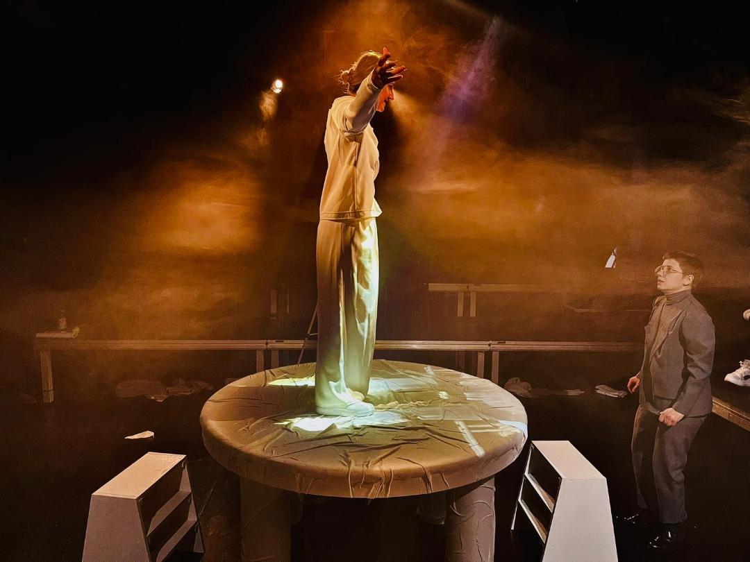 TEATRU. Trupa Mihai Raicu invită publicul la o nouă premieră duminică, la Sala Studio