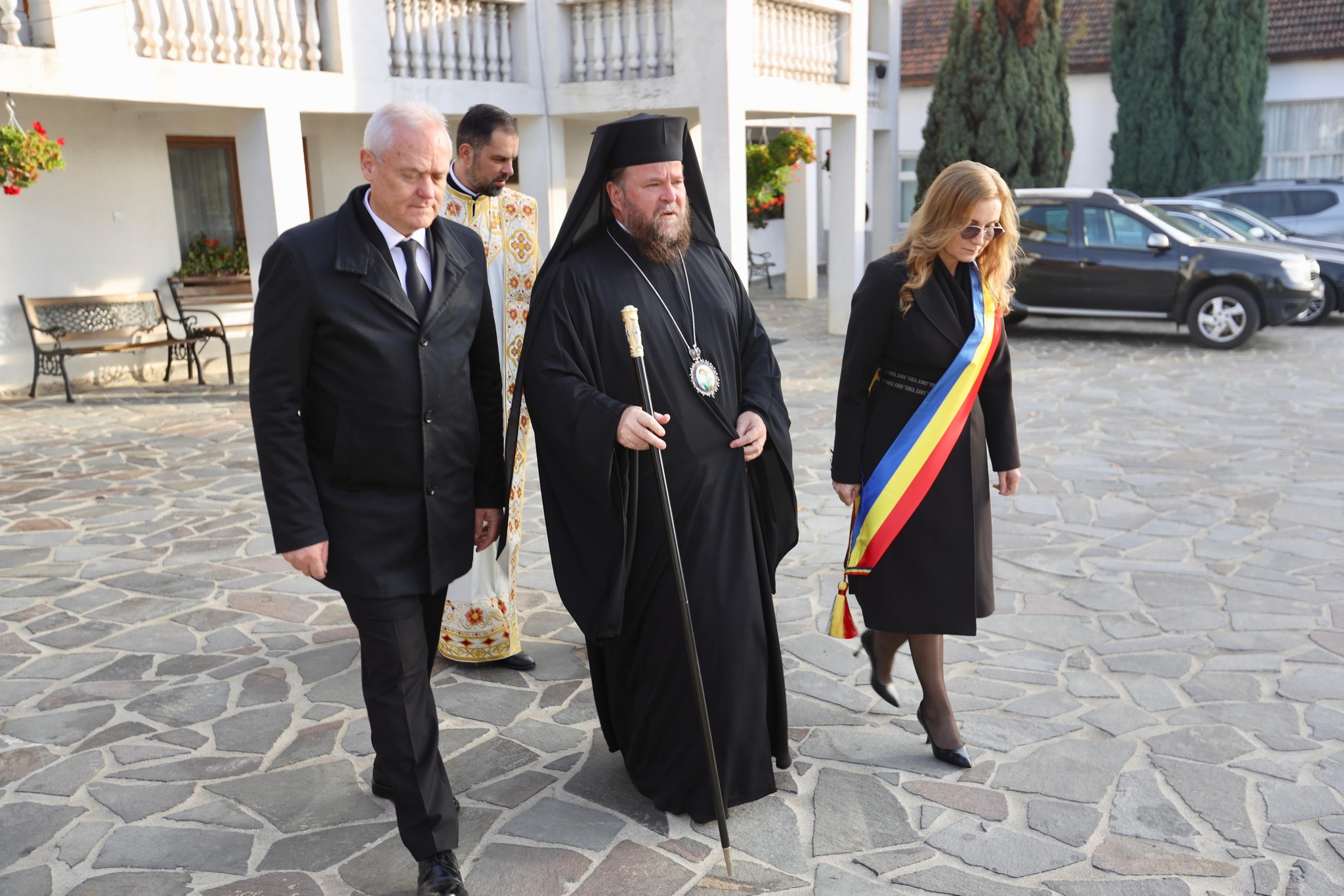 Preasfințitul Timotei Sătmăreanul a săvârșit Sfânta Liturghie la Mânăstirea „Sfinții Apostoli Petru și Pavel” din localitatea Bixad