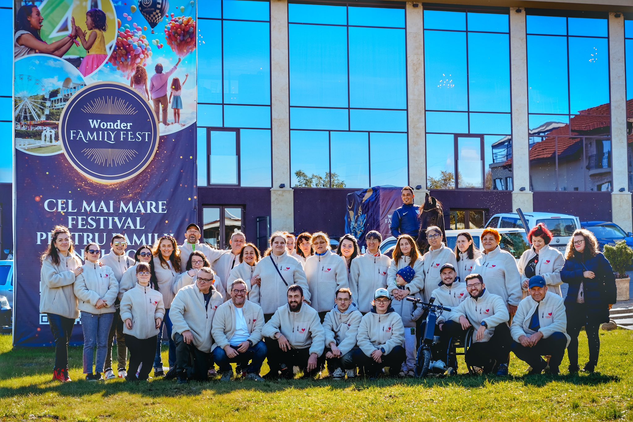 Tabără specială pentru persoane cu dizabilități, la Wonderland Resort, organizată de sătmărenii de la Caiac SMile 