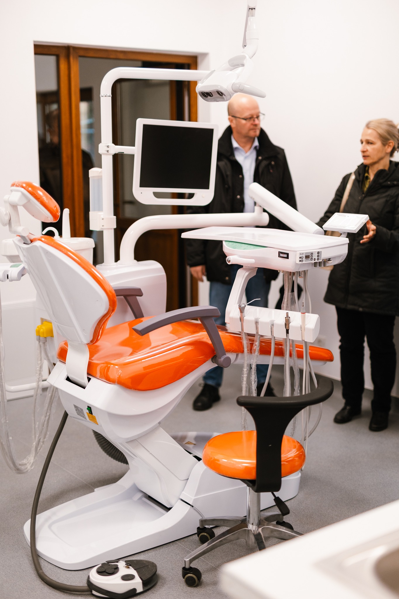 INVESTIȚIE. Un nou cabinet stomatologic școlar deschis la Colegiul Național Kölcsey Ferenc din Satu Mare