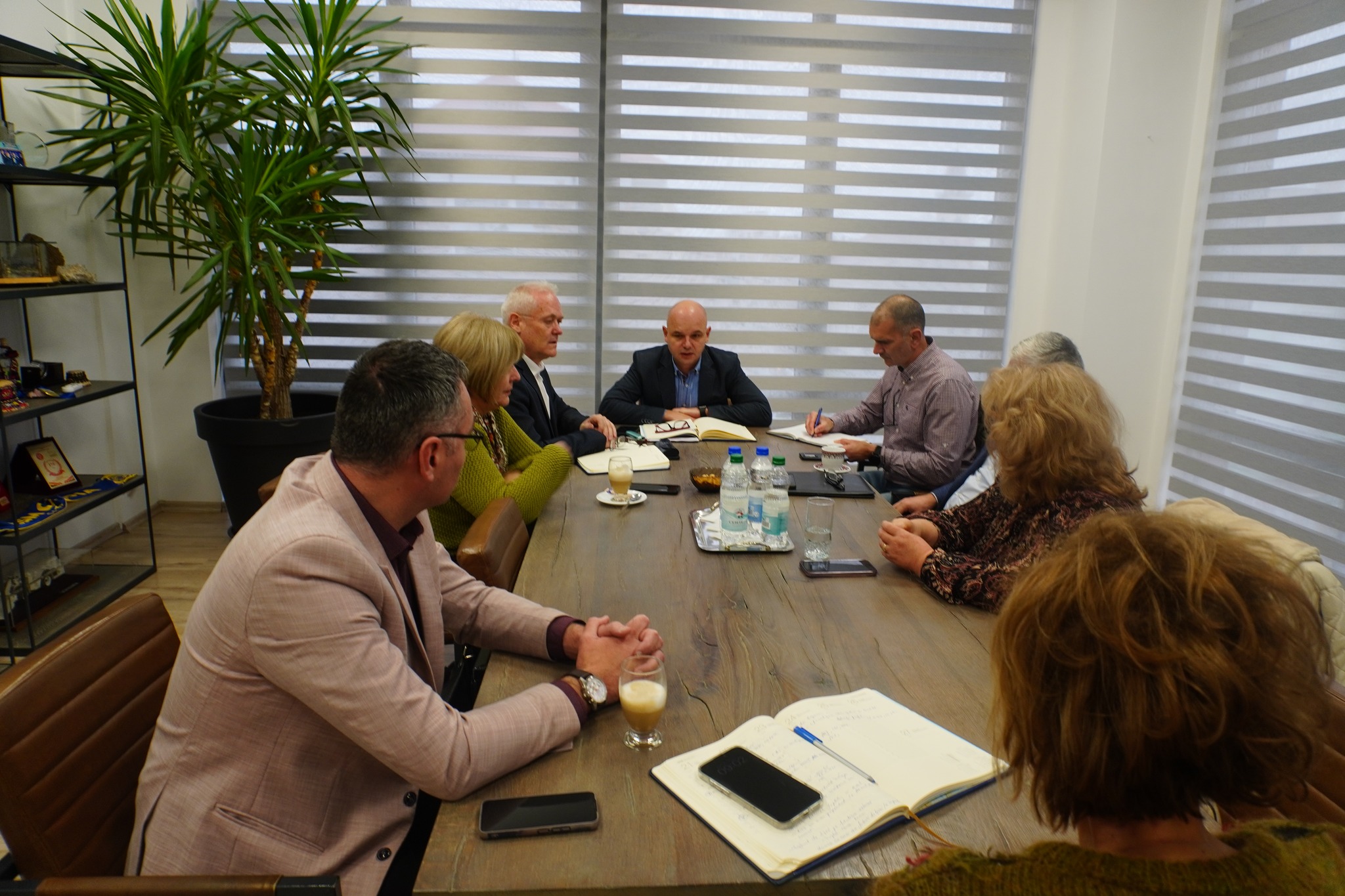 INTERVENŢIE. Prefectura Satu Mare caută soluții pentru reducerea timpului de răspuns la apelurile 112