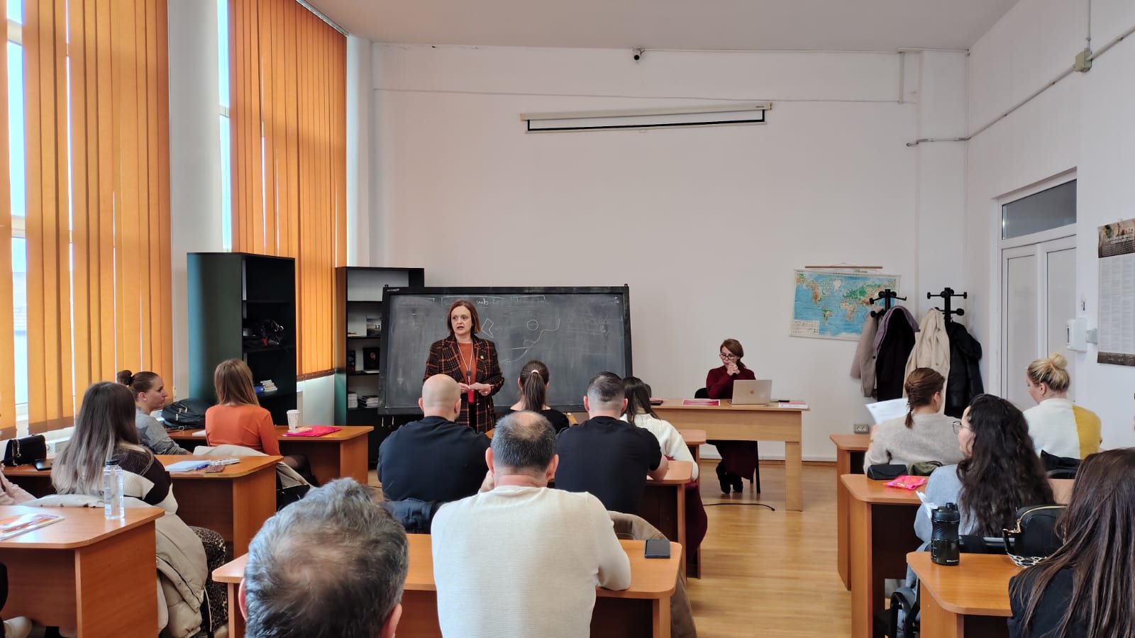 „Idei feministe în context european” – tema unei conferințe susținute de Universitatea de Vest „Vasile Goldiș” din Arad