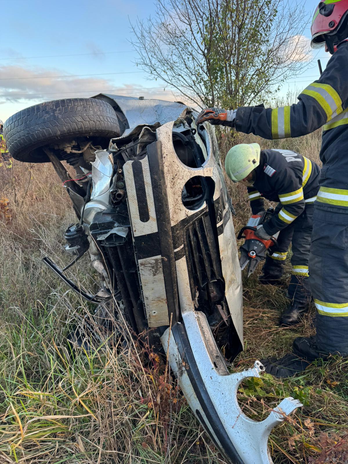 FOTOGALERIE. ACCIDENT MORTAL în județ. O persoană a DECEDAT. Alte două în strare foarte GRAVĂ