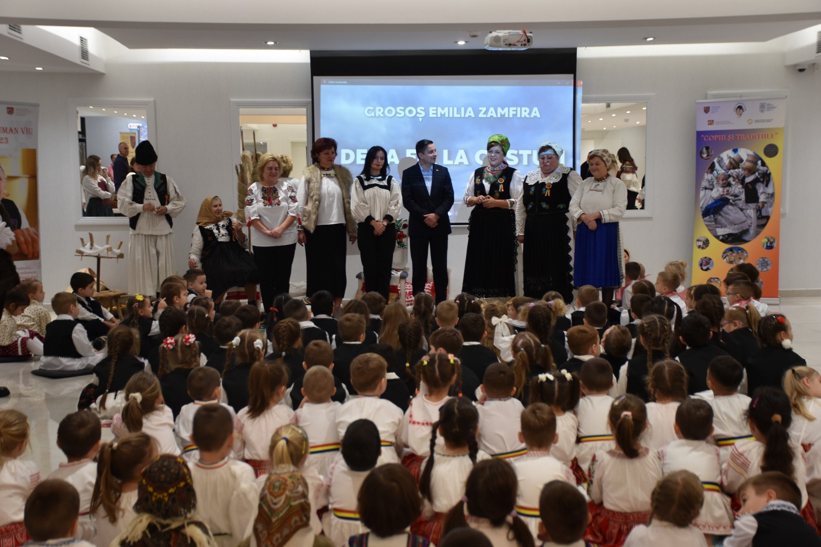 TRADIȚII  Copiii care duc mai departe moștenirea satului sătmărean