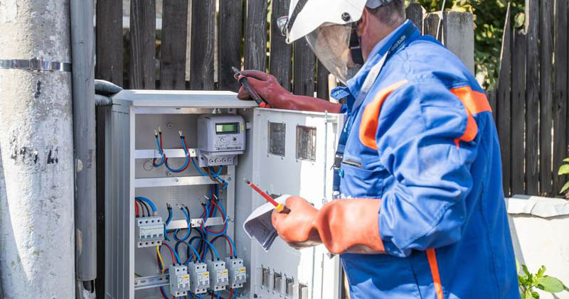 Mai multe străzi din Satu Mare rămân fără curent electric luni