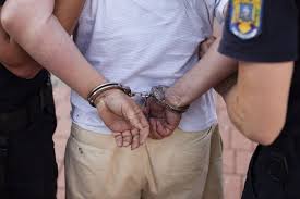Mandat de executare a pedepsei cu închisoarea, pus în aplicare de polițiști