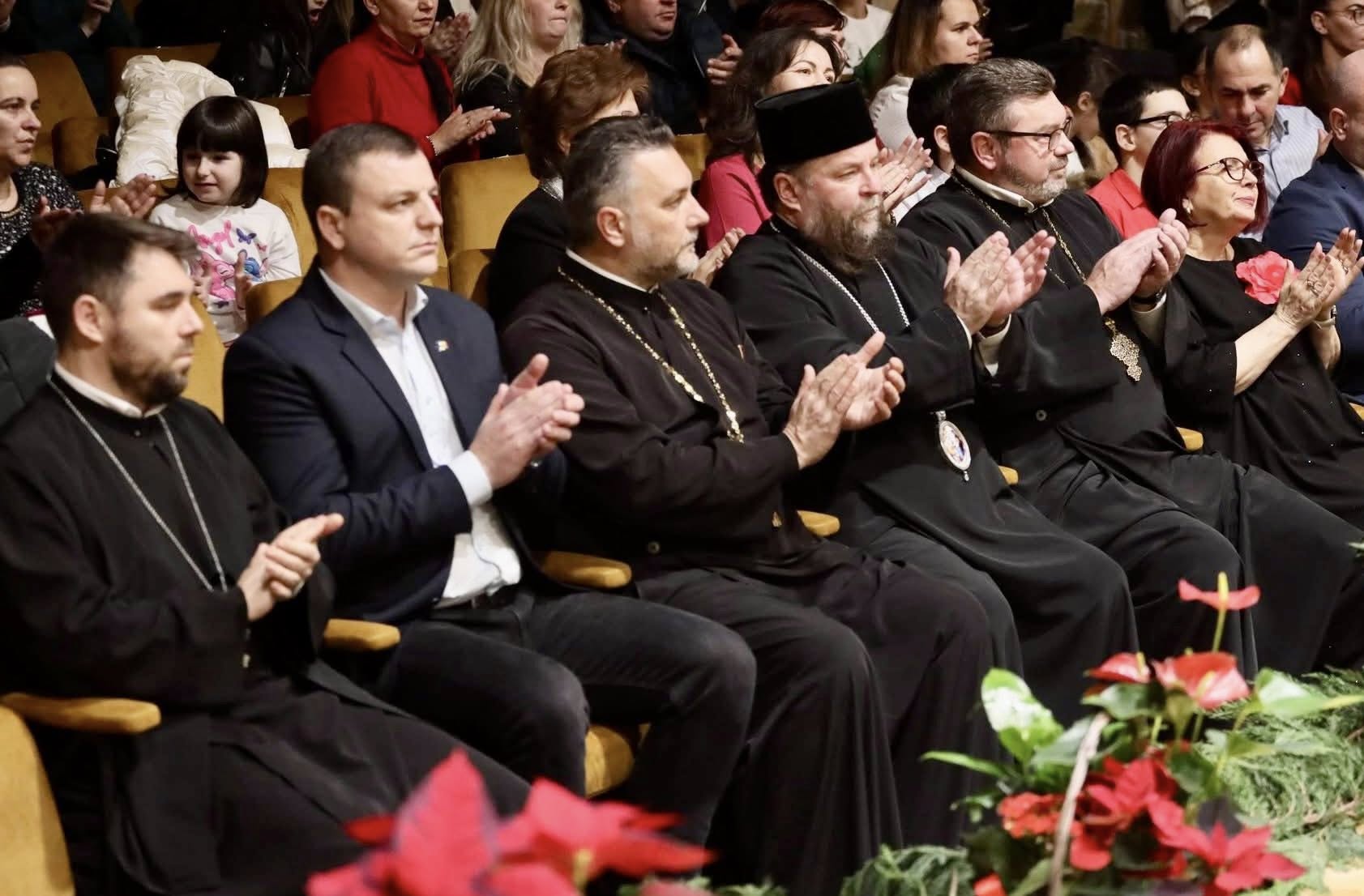 FOTO. Viceprimarul Municipiului Satu Mare, Raul Babțan, prezent la concertul de colinde al elevilor Liceului Teologic „Nicolae Steinhardt”