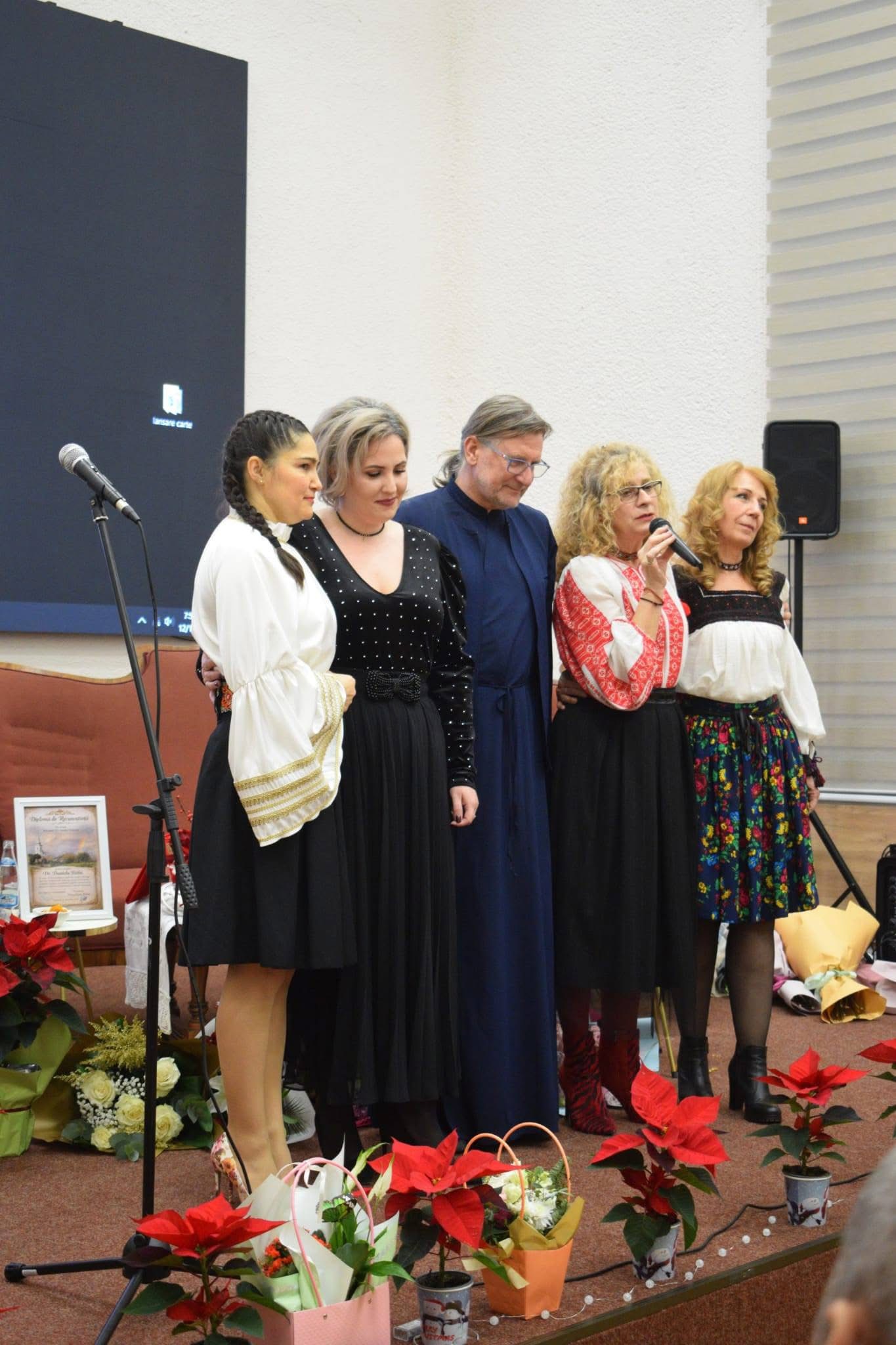 Lansarea cărții "FEMEIA. O incursiune vizuală în viața femeii din societatea românească" – autoare Diana Kinces, Marta Cordea, Daniela Bălu