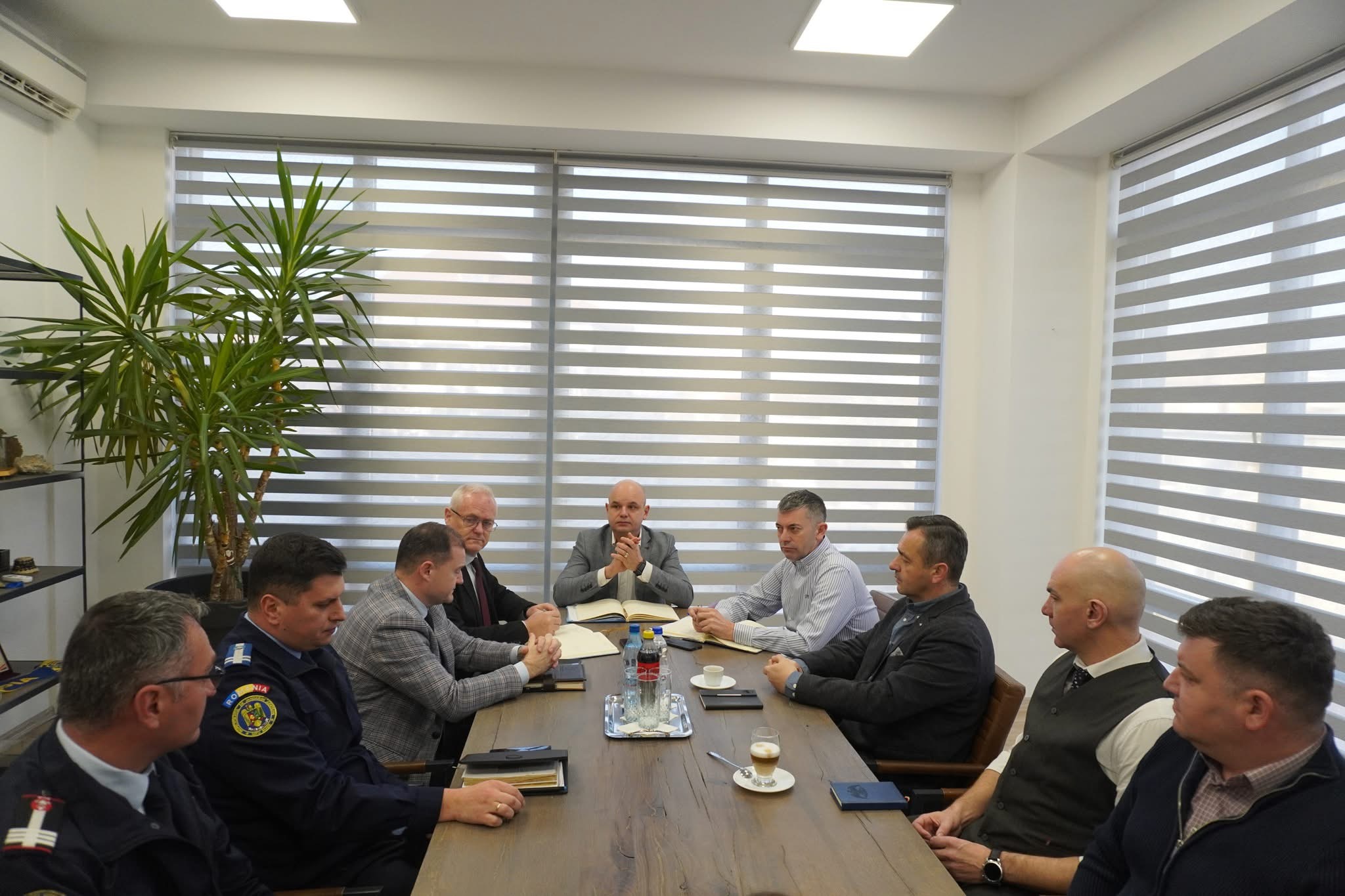 Siguranța județului, pe agenda discuțiilor cu structurile M.A.I. la Instituția Prefectului
