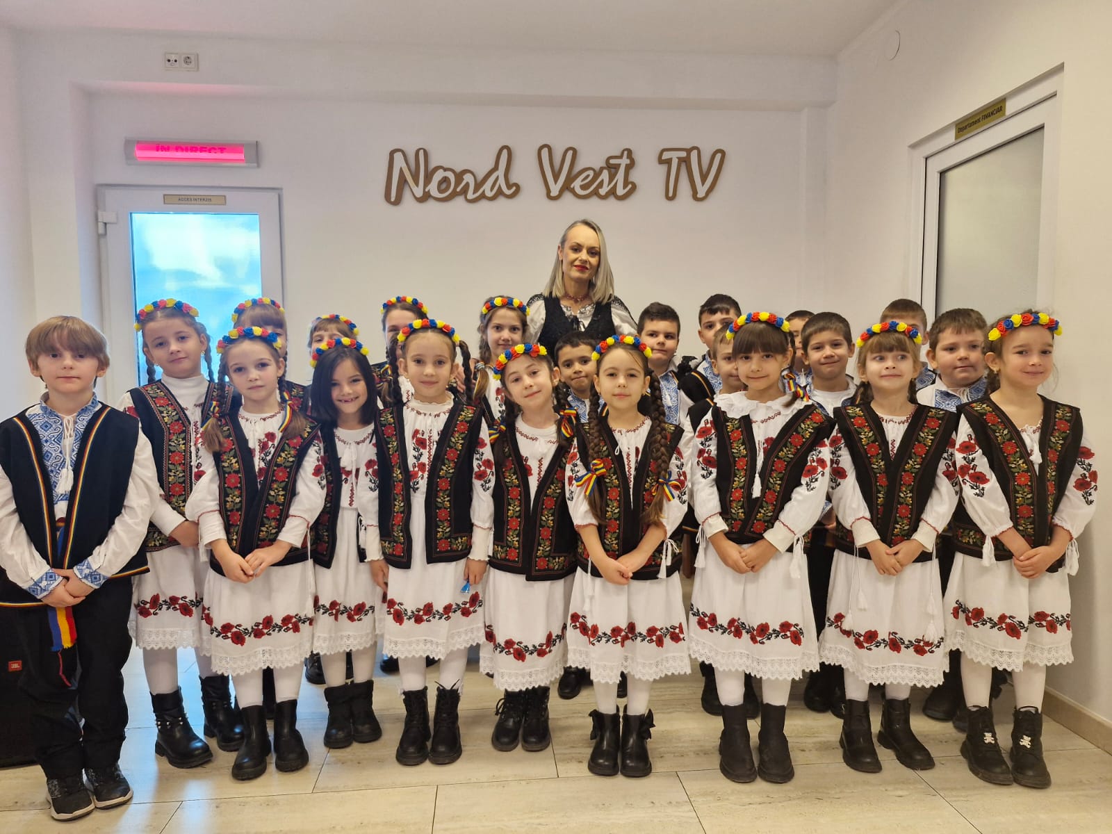 BUCURIE. Primii colindători ai anului au adus spiritul Crăciunului la Nord Vest TV