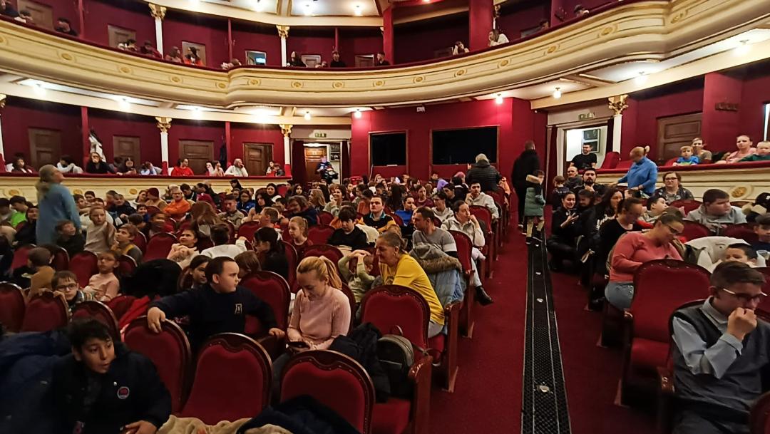 Peste 560 copii vor trăi magia Crăciunului la „Poveste de Crăciun” de la Satu Mare