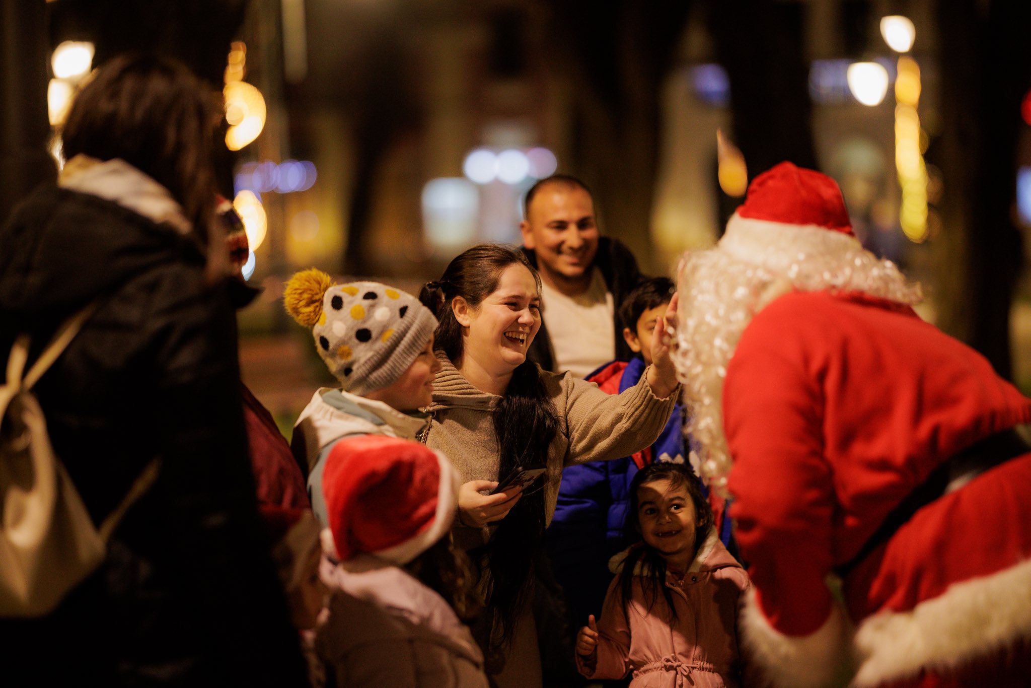 FOTO. MAGIE. O seară de Moș Nicolae plină de bucurie la Târgul de Crăciun din Satu Mare