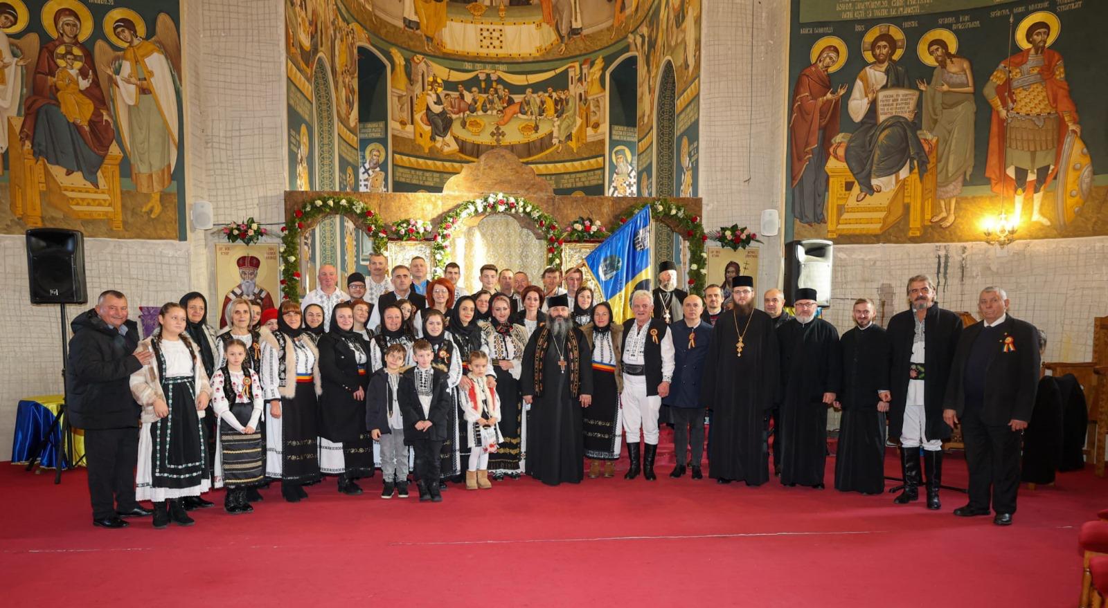 FOTO. Colindul nostru sfânt și bun - concert de colinde pentru moții de câmpie la Mănăstirea Scărișoara