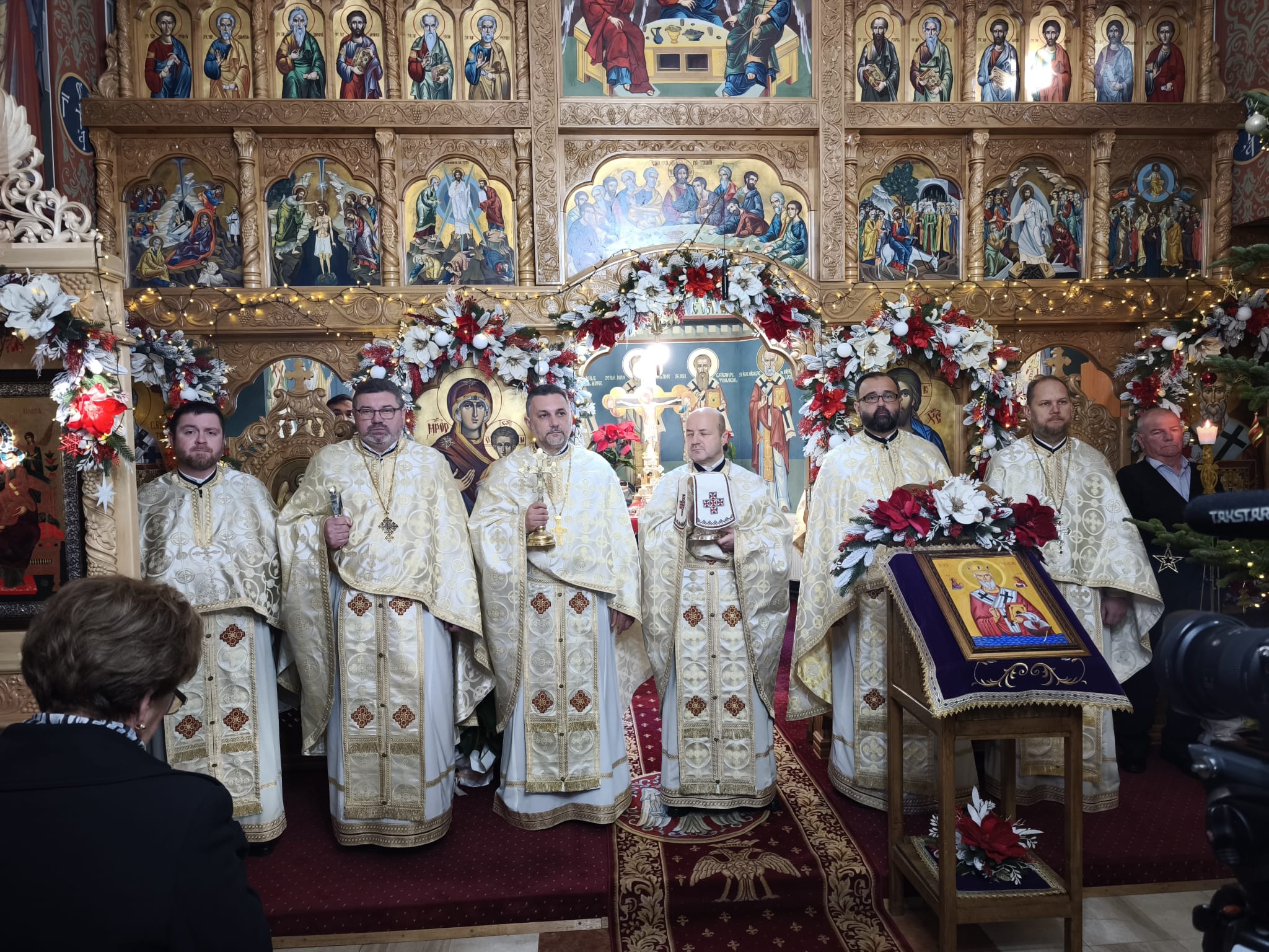 HRAM Sfânta Liturghie de Sfântul Nicolae la Biserica Ortodoxă din incinta Liceului Teologic