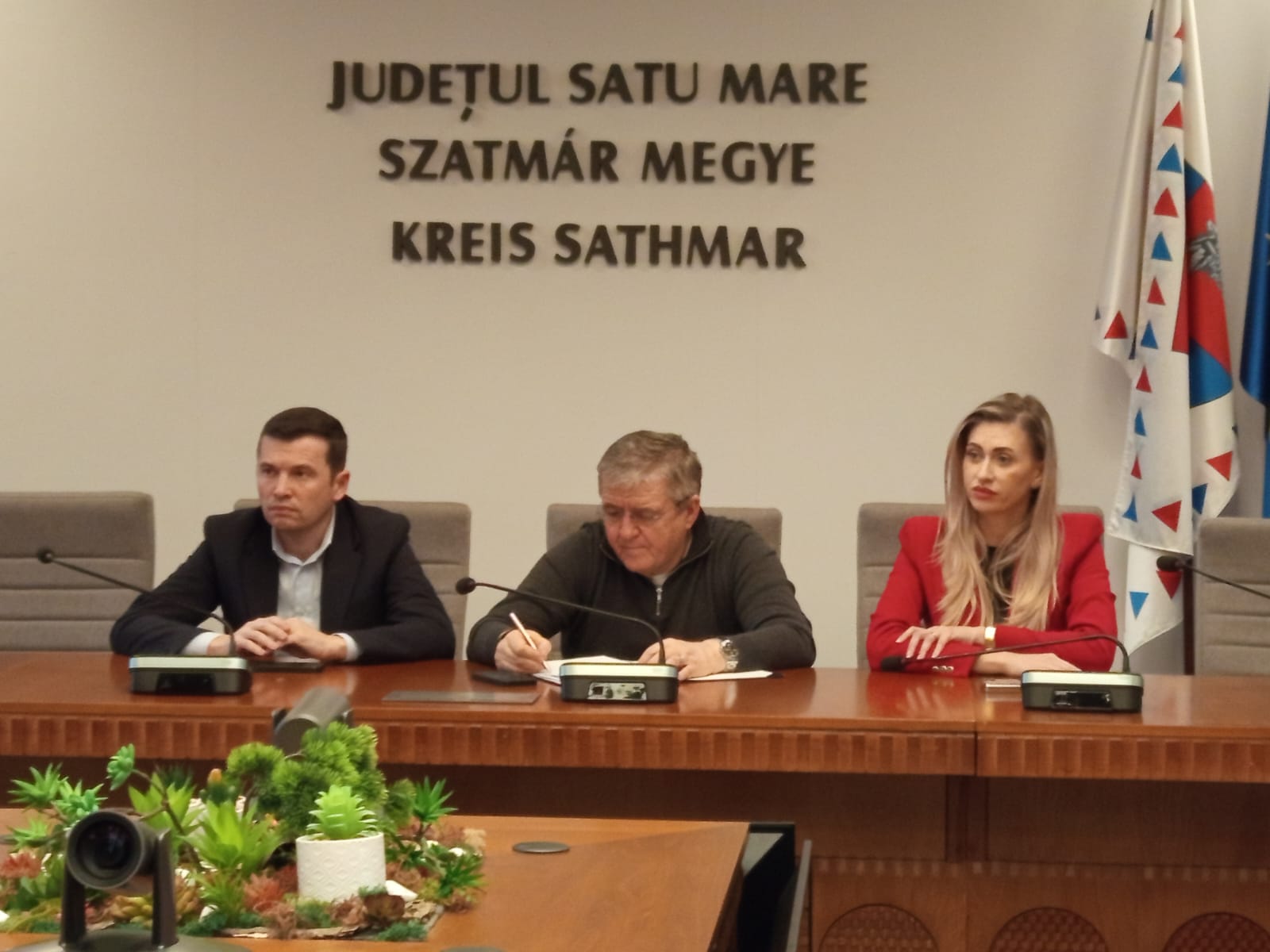 ÎNTÂLNIRE Primarii din județ cer soluții urgente pentru salarizare, finanțare și aplicarea legii