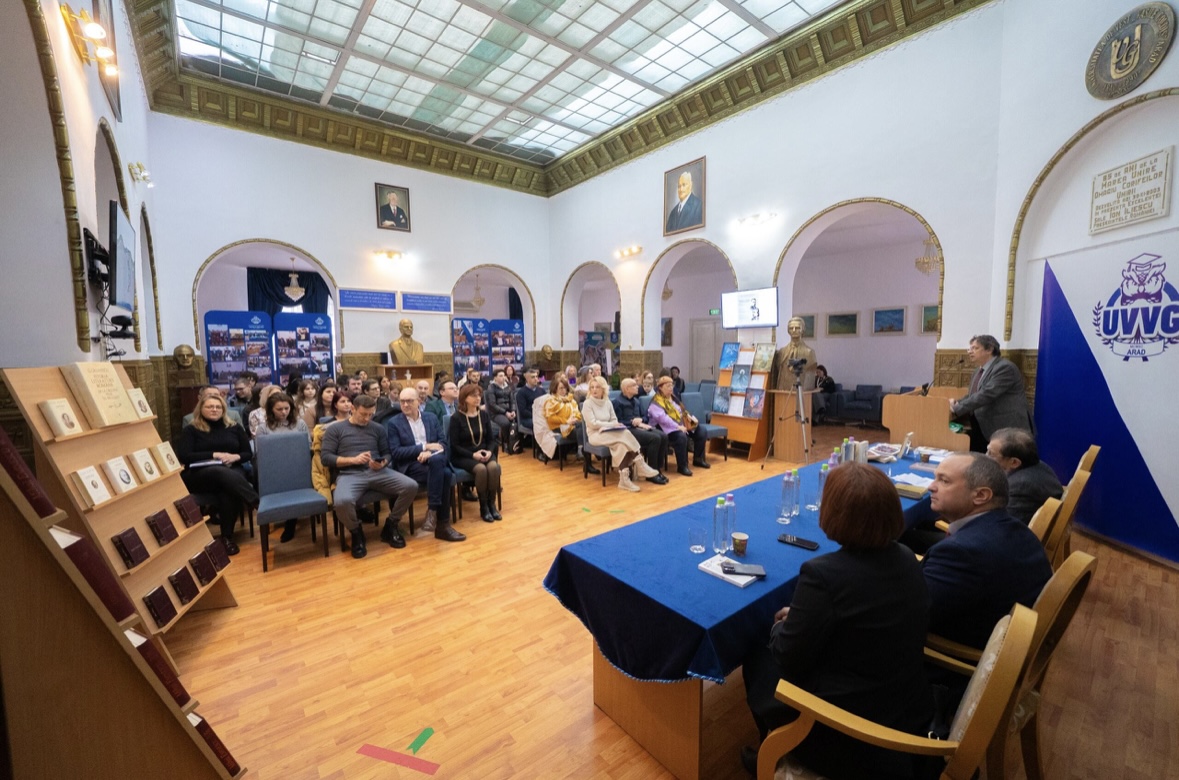 Omul de cultură Vasile Dan a primit Premiul „Ioan Slavici" din partea Universității de Vest „Vasile Goldiş" din Arad
