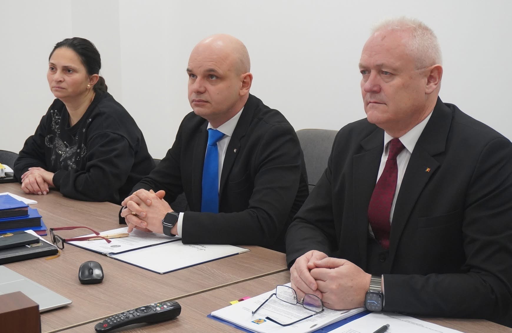 Dezbatere publică a legislației privind măsurile de diminuare a cheltuielilor la nivelul instituțiilor şi autorităților publice centrale și locale