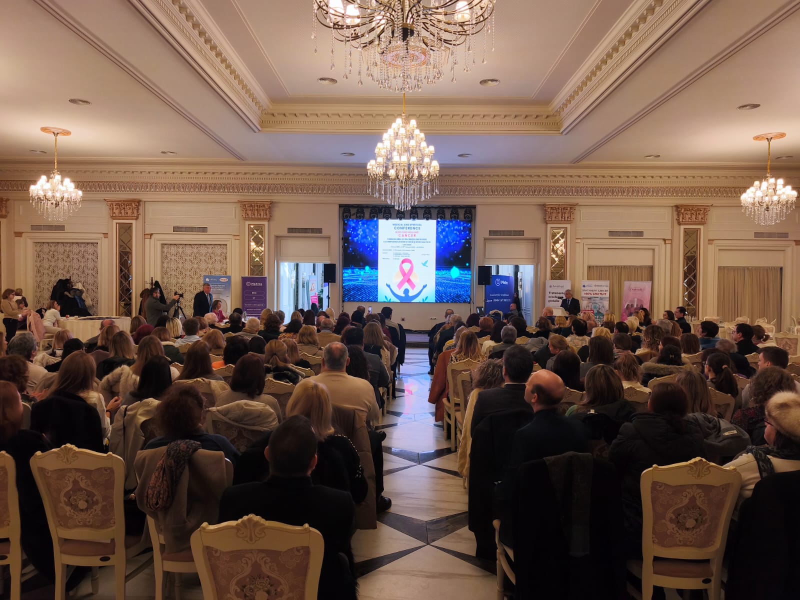 FOTO. Eveniment  Cuvinte care vindecă: întâlnirea dintre medic, familie și credință