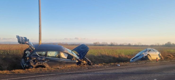 ACCIDENT Impact violent lângă Satu Mare: două autoturisme proiectate în șanț