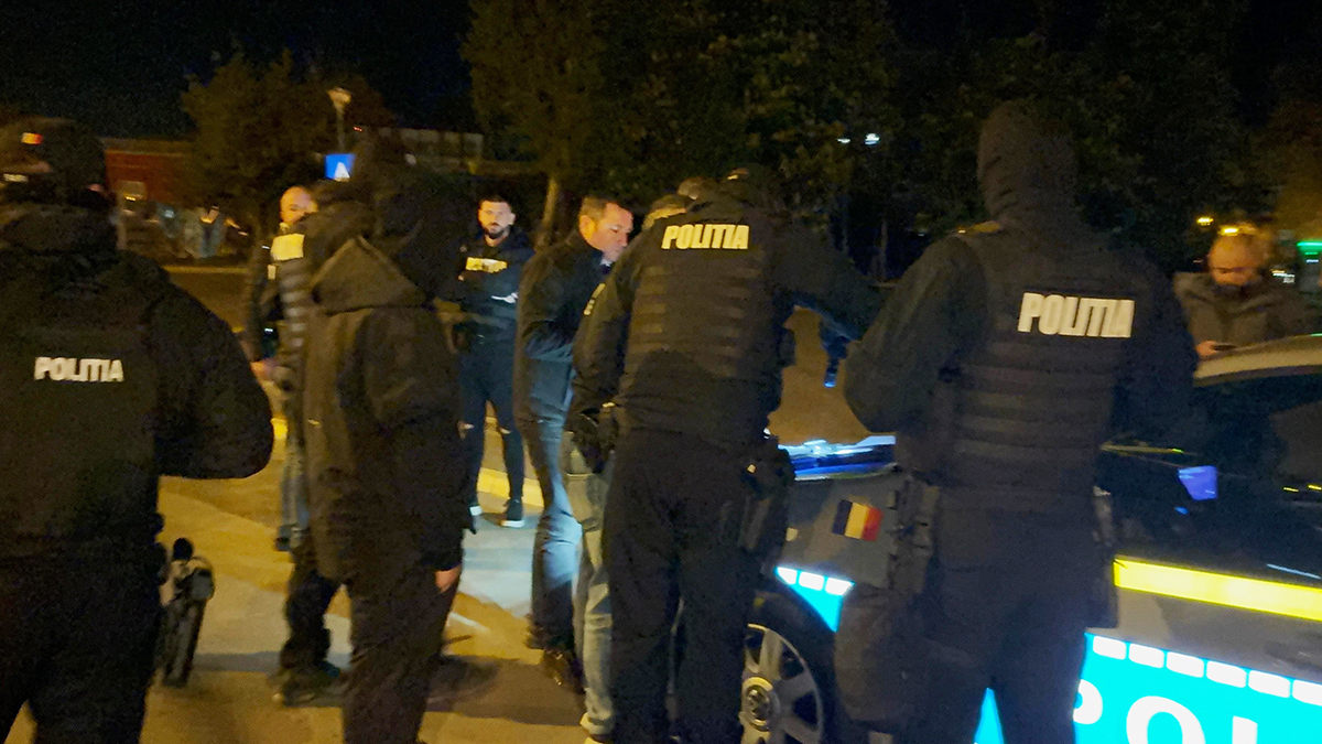 SCANDAL Bătaie haiducească în plină stradă, la Satu Mare: un bărbat a ajuns la spital, doi agresori reținuți